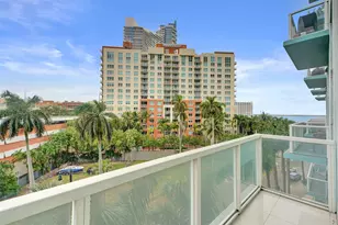 1900 N Bayshore Dr, Miami, FL 33132 - Photo 25