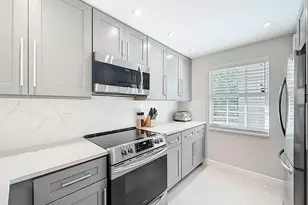 545 Oaks Ln, Pompano Beach, FL 33069 - Photo 11