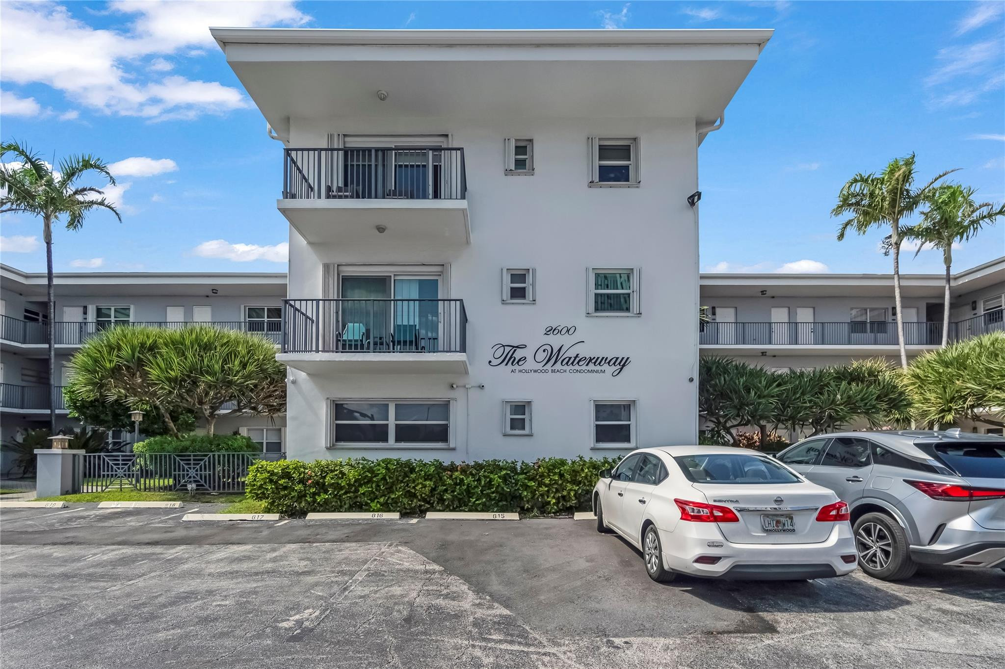 2600 S Ocean Dr #308 main architectural view