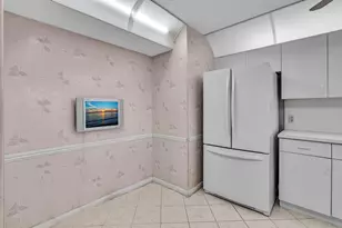 7377 Granville Dr, Fort Lauderdale, FL 33321 - Photo 9