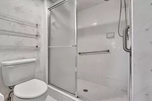 7377 Granville Dr, Fort Lauderdale, FL 33321 - Photo 31