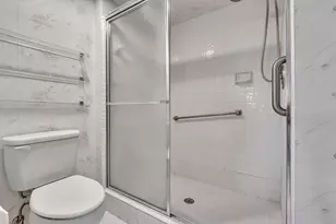 7377 Granville Dr, Fort Lauderdale, FL 33321 - Photo 31