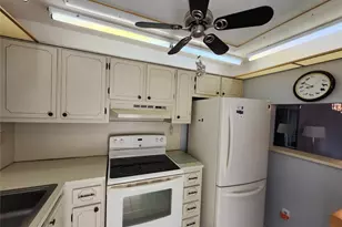 9661 Sunrise Lakes Blvd, Sunrise, FL 33322 - Photo 7