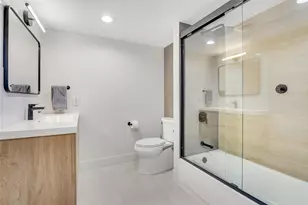 8569 Casa Del Lago, Boca Raton, FL 33433 - Photo 11