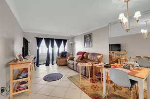 8861 Sunrise Lakes Blvd, Sunrise, FL 33322 - Photo 23