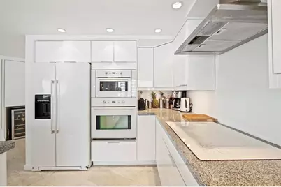 3000 Holiday Drive #1103, Fort Lauderdale, FL 33316 - Photo 13