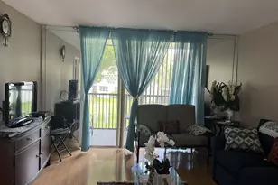 9800 N Hollybrook Lake Dr, Pembroke Pines, FL 33025 - Photo 7