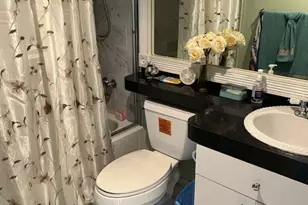 9800 N Hollybrook Lake Dr, Pembroke Pines, FL 33025 - Photo 9