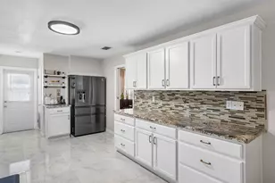 9040 NW 20th St, Pembroke Pines, FL 33024 - Photo 13