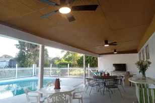 136 Greenbrier Dr, Palm Springs, FL 33461 - Photo 3