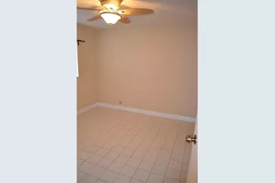 1005 Country Club Drive #303, Margate, FL 33063 - Photo 9