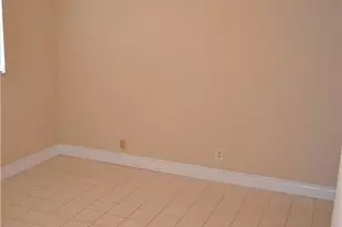 1005 Country Club Dr, Margate, FL 33063 - Photo 9