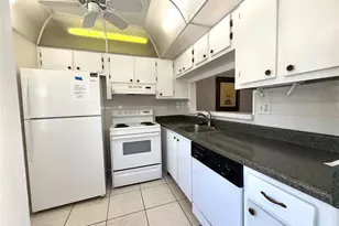 9401 Lime Bay Blvd, Tamarac, FL 33321 - Photo 13