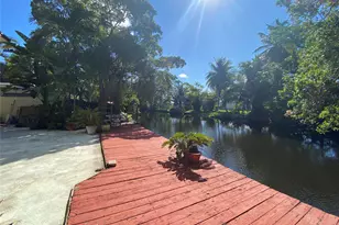 310 SW 11th Ct, Fort Lauderdale, FL 33315 - Photo 3