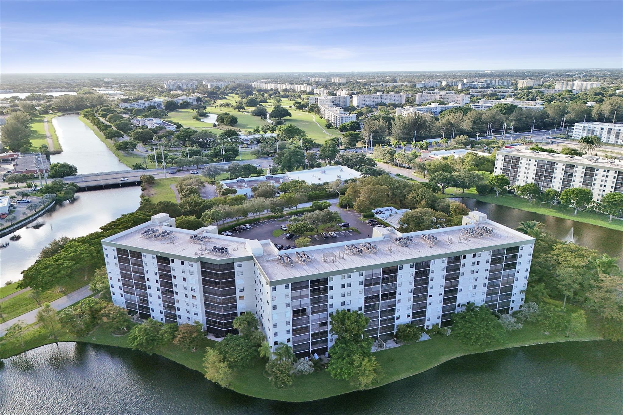 2334 S Cypress Bend Dr #304 main architectural view