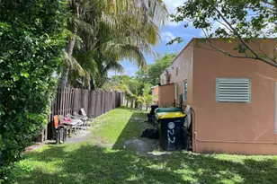 22 SW 11th St, Dania Beach, FL 33004 - Photo 13