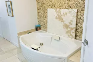 16275 Collins Ave, Sunny Isles Beach, FL 33160 - Photo 13