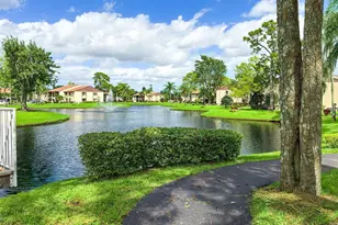 339 Knotty Pine Cir, Greenacres, FL 33463 - Photo 25