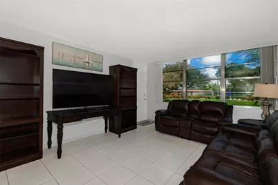 1300 Saint Charles Pl Pembroke Pines #L20, Hollywood, FL 33026 - Photo 3