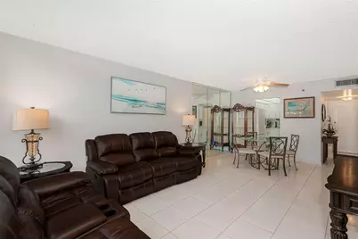 1300 Saint Charles Pl Pembroke Pines #L20, Hollywood, FL 33026 - Photo 5