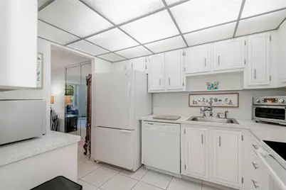 1300 Saint Charles Pl Pembroke Pines #L20, Hollywood, FL 33026 - Photo 13