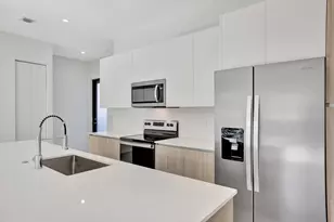 4208 NE 7th Terrace, Oakland Park, FL 33334 - Photo 9