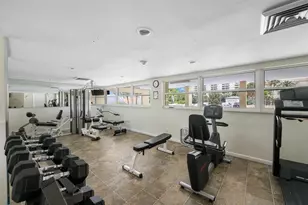 1200 Hibiscus Ave, Pompano Beach, FL 33062 - Photo 9