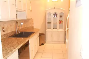 1200 Hibiscus Ave, Pompano Beach, FL 33062 - Photo 5