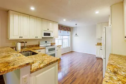 11149 Helena Drive, Hollywood, FL 33026 - Photo 7