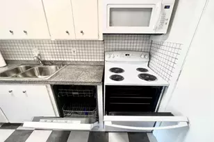 2270 NE 68th St, Fort Lauderdale, FL 33308 - Photo 17