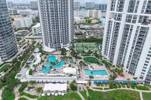 18001 Collins Ave, North Miami Beach, FL 33160 - Photo 7