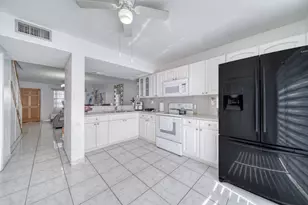 2612 W 54th Pl, Hialeah, FL 33016 - Photo 3