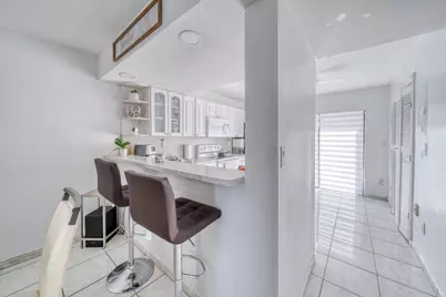 2612 W 54th Place #Unit 204, Hialeah, FL 33016 - Photo 7