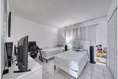 2612 W 54th Place #Unit 204, Hialeah, FL 33016 - Photo 15