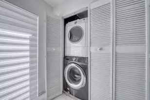 2612 W 54th Pl, Hialeah, FL 33016 - Photo 19