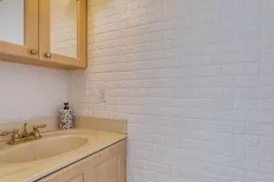 2612 W 54th Pl, Hialeah, FL 33016 - Photo 17