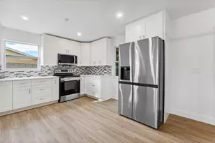 4679 Dolphin Dr, Lake Worth, FL 33463 - Photo 5