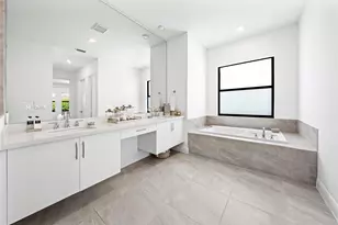 12295 N Baypoint Cir, Parkland, FL 33076 - Photo 19