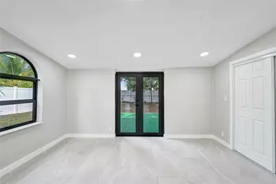 37 NE 26th Street, Wilton Manors, FL 33305 - Photo 11