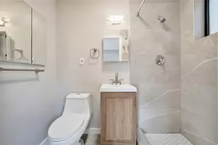 37 NE 26th St, Wilton Manors, FL 33305 - Photo 15