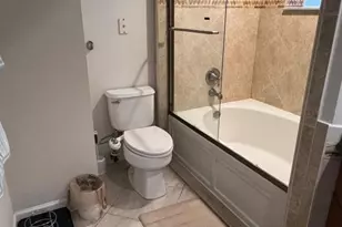 3215 NE 184th St, North Miami Beach, FL 33160 - Photo 11