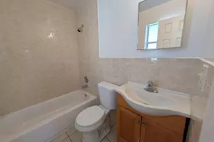 140 NW 40th St, Oakland Park, FL 33309 - Photo 7