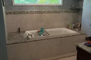 418 Alamanda Dr, Hallandale Beach, FL 33009 - Photo 15