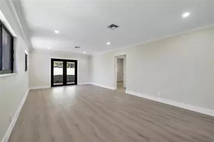 617 NE 38th St, Oakland Park, FL 33334 - Photo 25