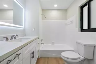 617 NE 38th St, Oakland Park, FL 33334 - Photo 13