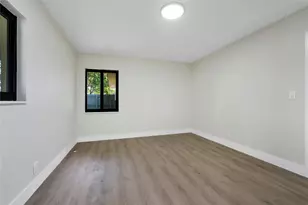 617 NE 38th St, Oakland Park, FL 33334 - Photo 11