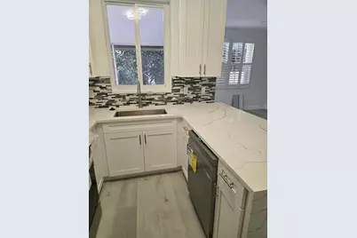 580 NW 87 Way, Coral Springs, FL 33071 - Photo 13