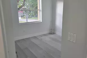 580 NW 87th Way, Coral Springs, FL 33071 - Photo 9