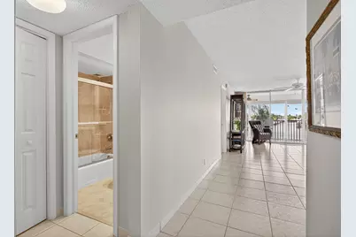 985 SE 19 Avenue #204, Deerfield Beach, FL 33441 - Photo 7