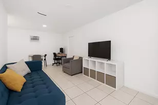 2447 Roosevelt St, Hollywood, FL 33020 - Photo 17